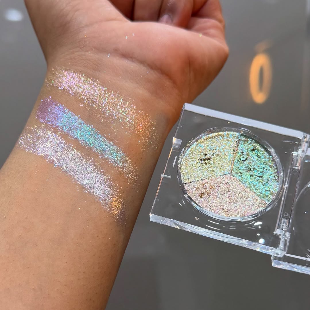 Lashira Multichrome Sparkle Eyeshadow (01)