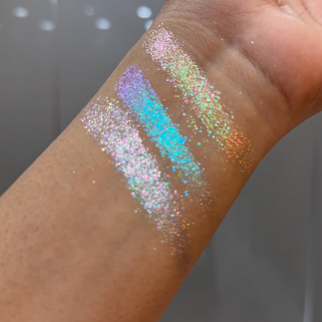 Lashira Multichrome Sparkle Eyeshadow (01)