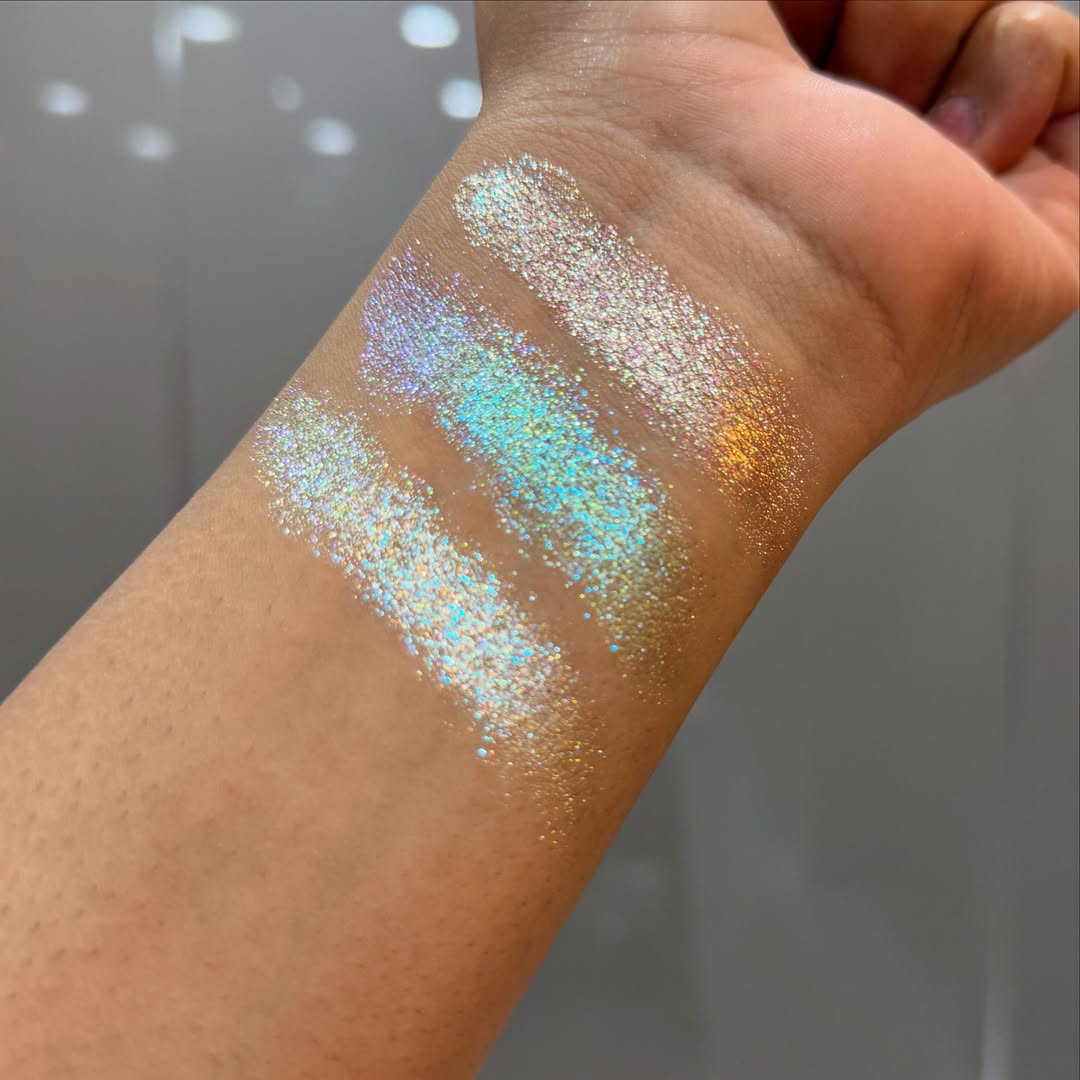 Lashira Multichrome Sparkle Eyeshadow (01)
